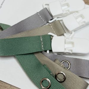 a pack of 3 dummy clips
